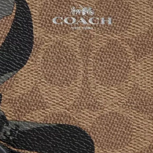 Coach Corner Zip Wristlet In Signature Canvass nwt in packaging - Picture 3 of 5